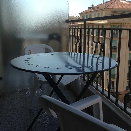 Moderne 2* Menton