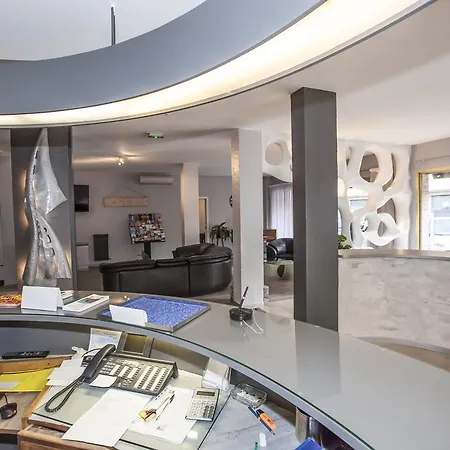 Hotel Moderne Menton