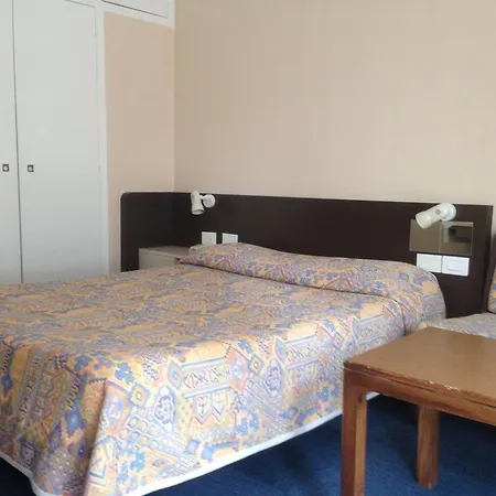 Hotel Moderne 2*