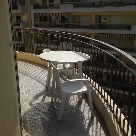 Moderne Hotel Menton
