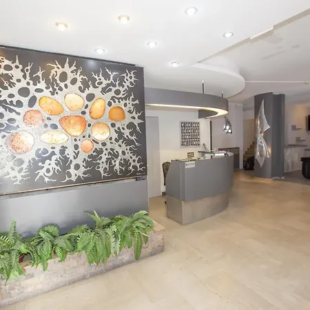 Moderne Hotell Menton