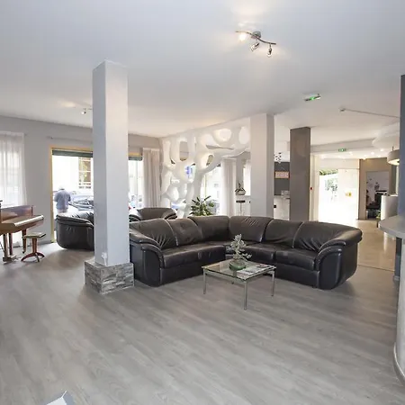 Moderne Hotel 2*