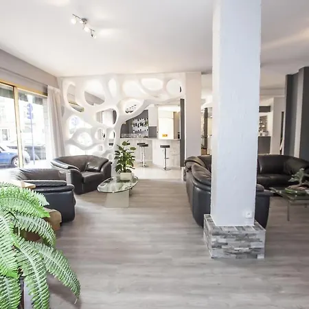 Moderne Hotel Menton